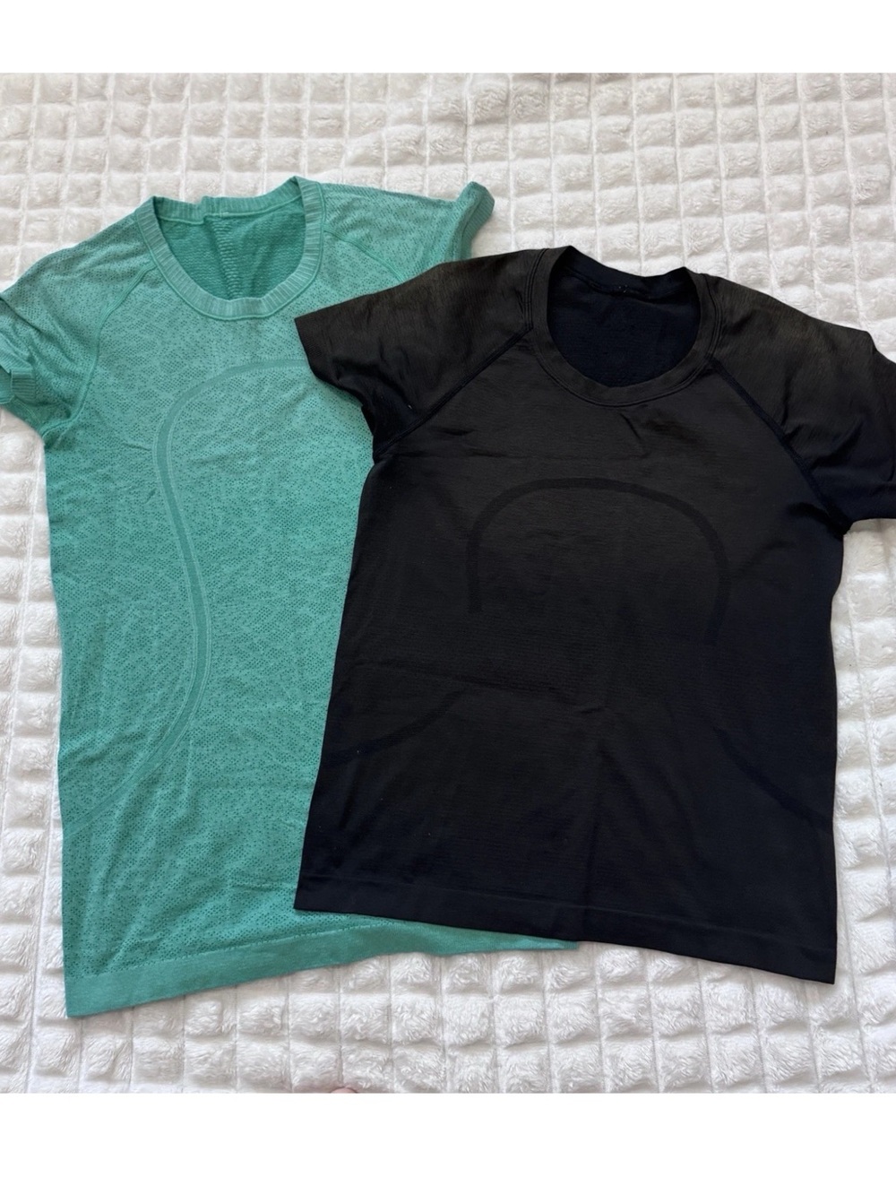 lululemon athletica Short Sleeve Tee in Black and Teal
